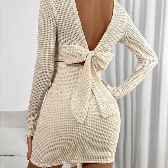 Tie Backless Bodycon Dress
Apricot / L(8/10) Style 29 - Picture 3 of 4